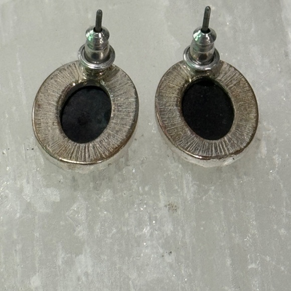 Vintage Silver Tone Glowy Black Cameo Earrings Contains Some Uranium In One - Picture 4 of 5